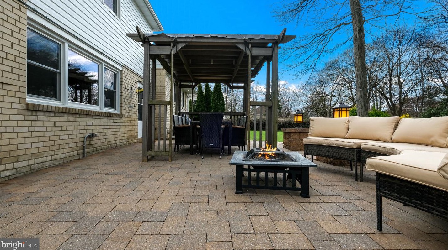 14 Rambler Dr, Southampton PA  18966-2035 exterior