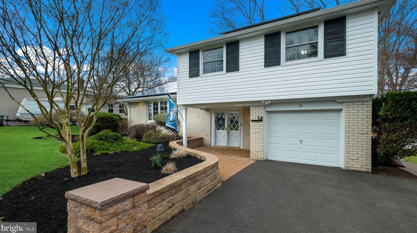 14 Rambler Dr, Southampton PA  18966-2035 exterior