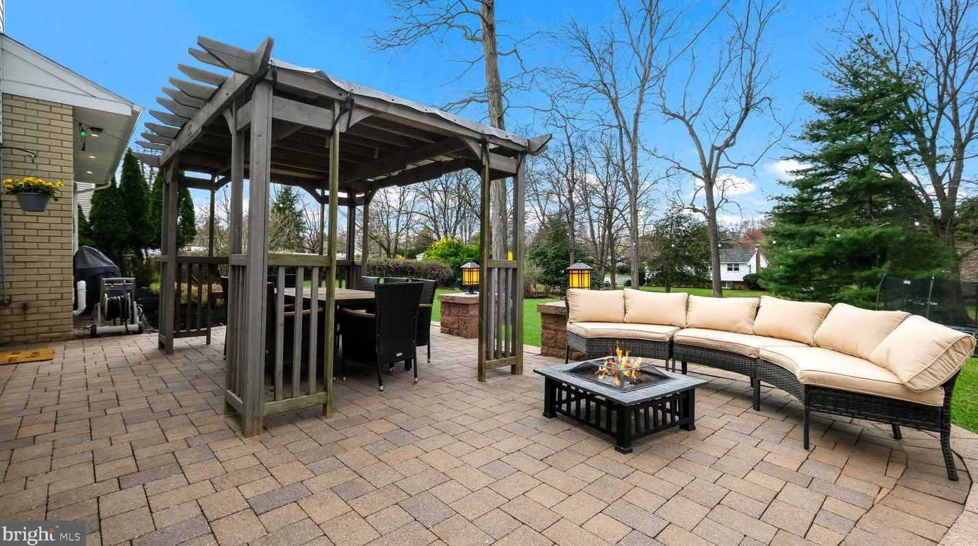 14 Rambler Dr, Southampton PA  18966-2035 exterior