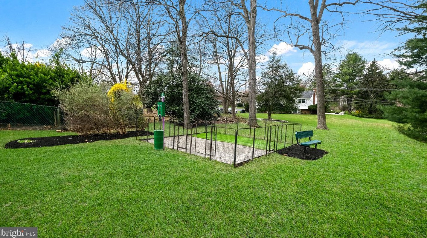 14 Rambler Dr, Southampton PA  18966-2035 exterior