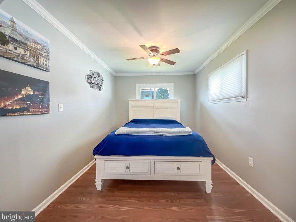 51 Pineneedle Rd, Levittown PA 19056-3509 exterior