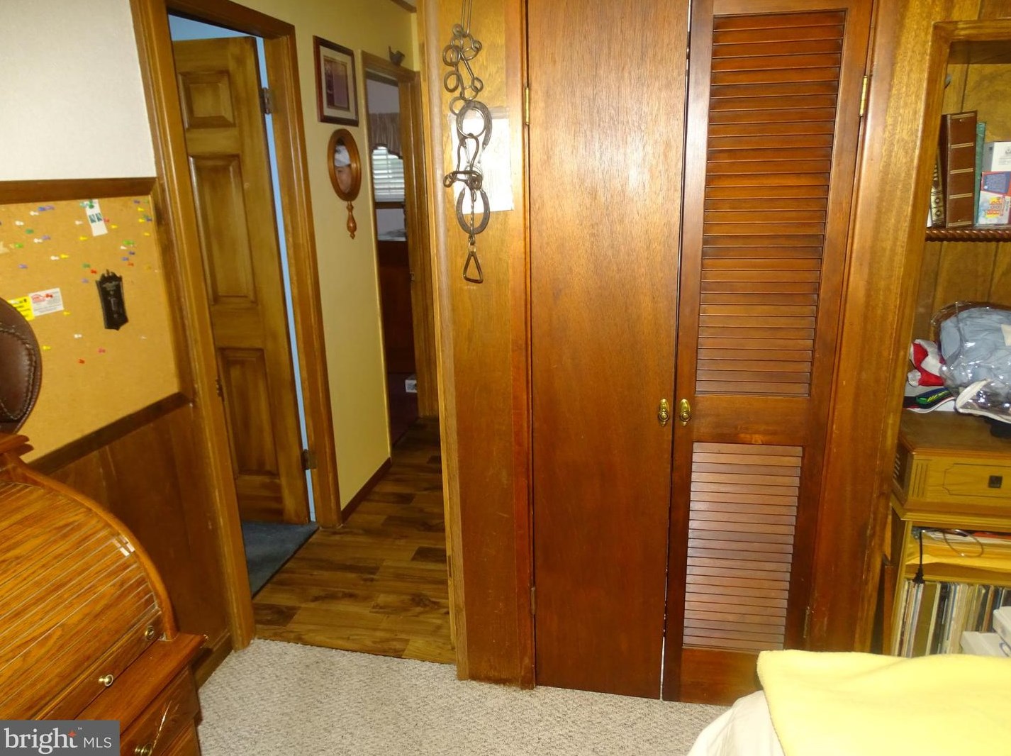 47 Tanglewood Ln, Levittown PA 19054-2205 exterior