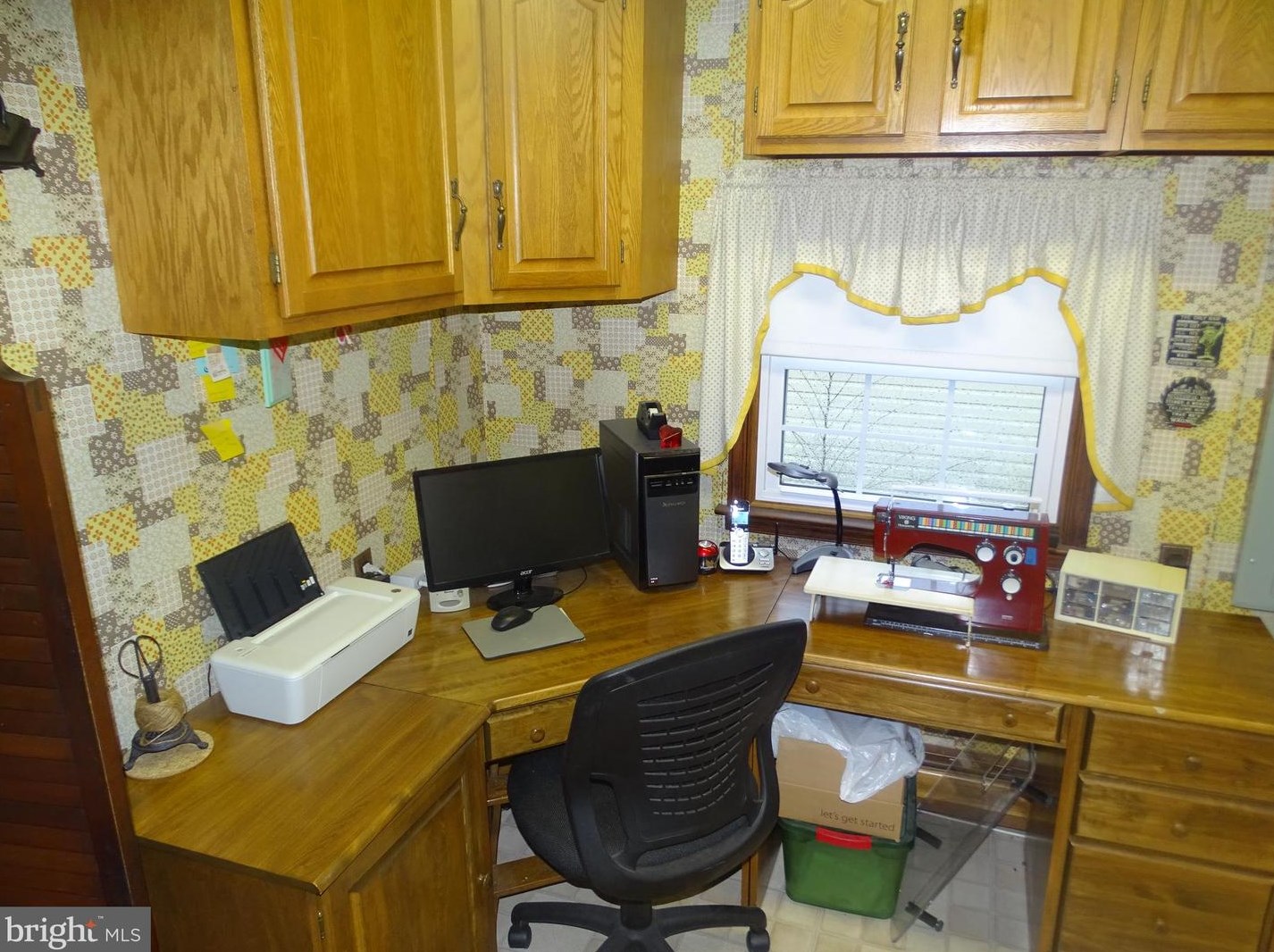 47 Tanglewood Ln, Levittown PA 19054-2205 exterior