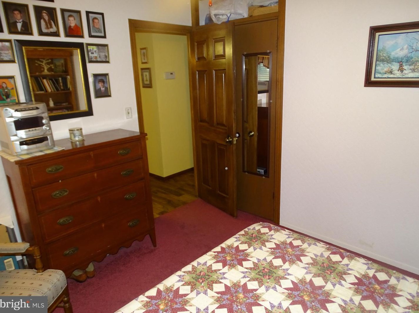 47 Tanglewood Ln, Levittown PA 19054-2205 exterior