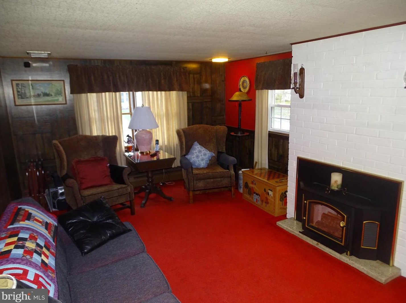 47 Tanglewood Ln, Levittown PA 19054-2205 exterior