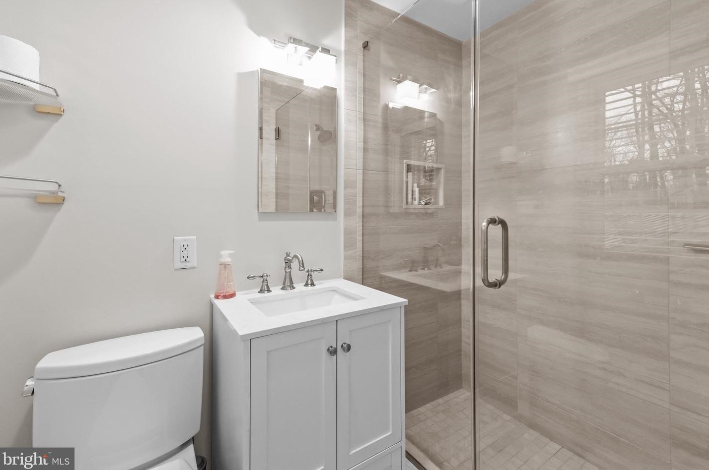 110 Windover Ln, Gardenville PA  18901-3220 exterior