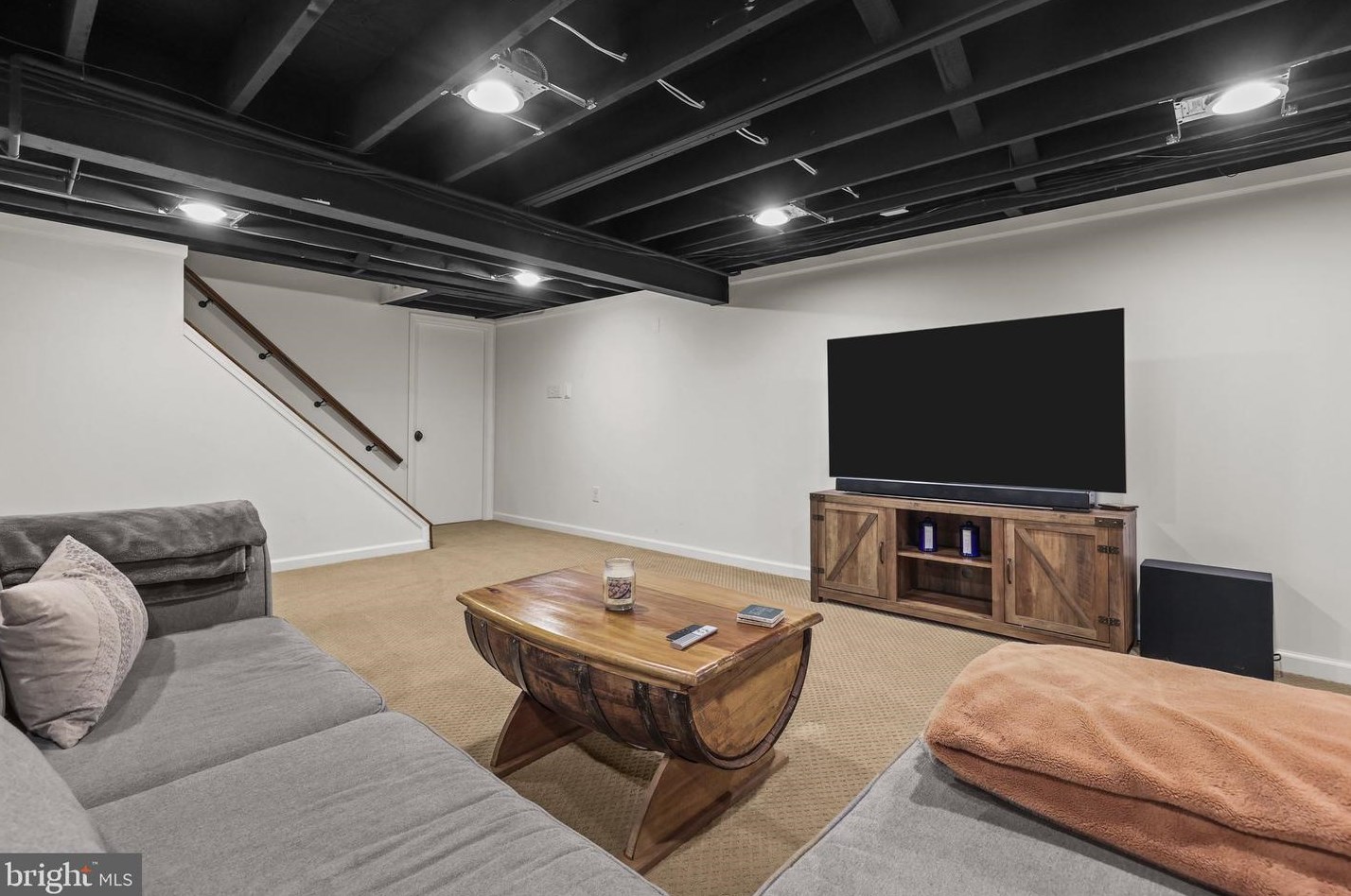 110 Windover Ln, Gardenville PA  18901-3220 exterior