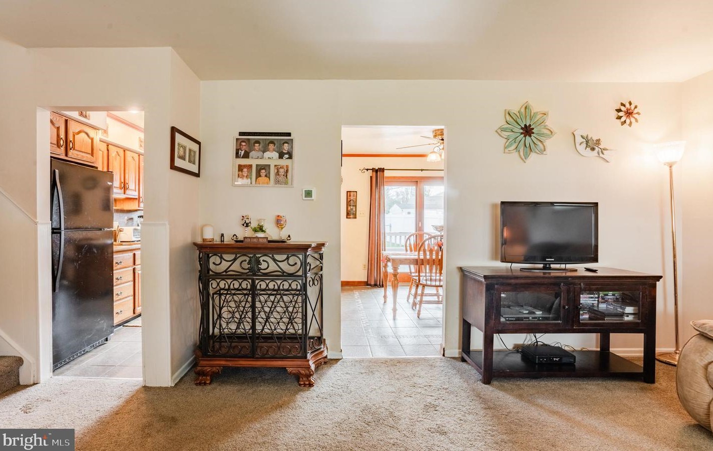 1233 Lynda Ln, Warminster PA  18974-1948 exterior