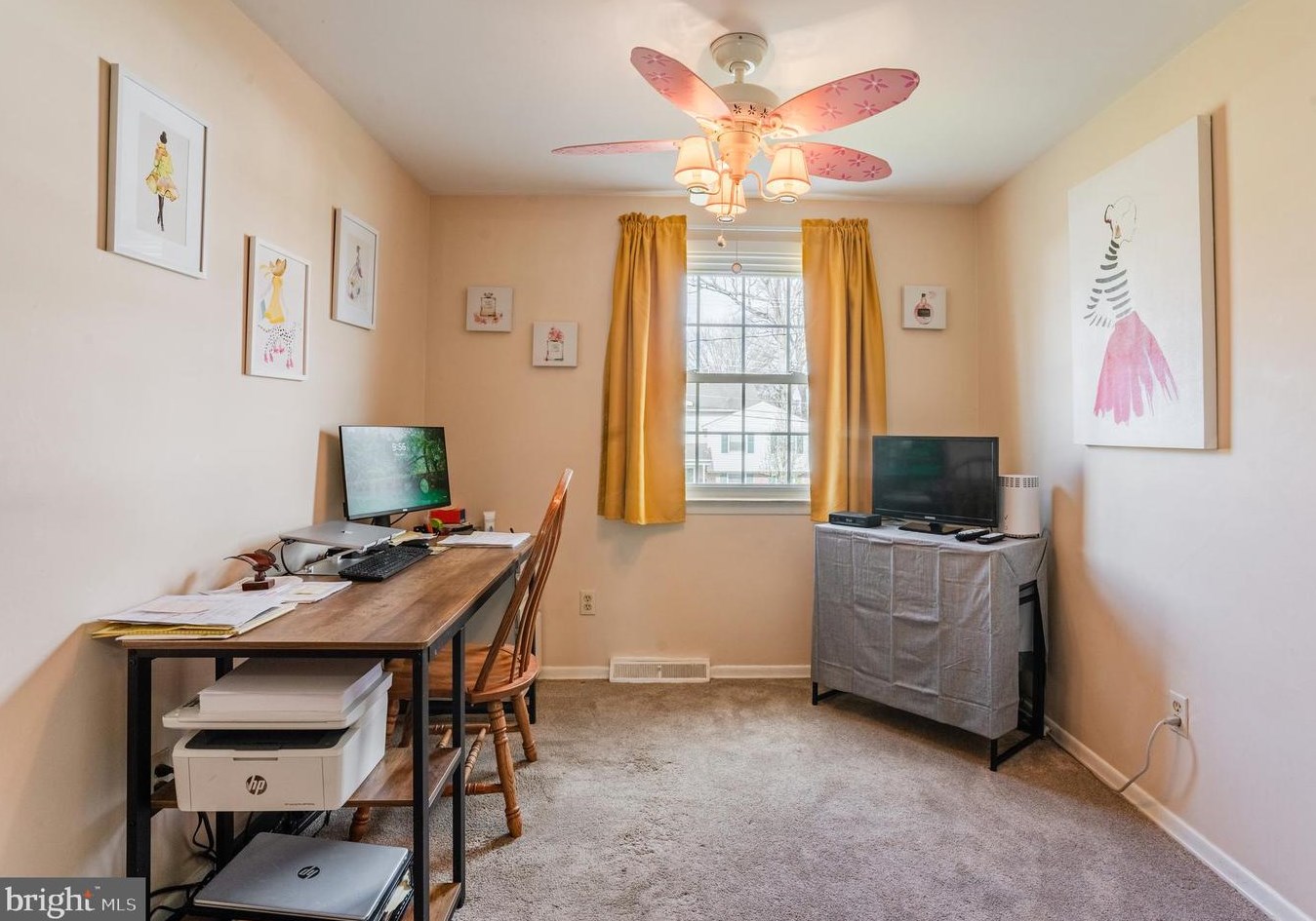 1233 Lynda Ln, Warminster PA  18974-1948 exterior