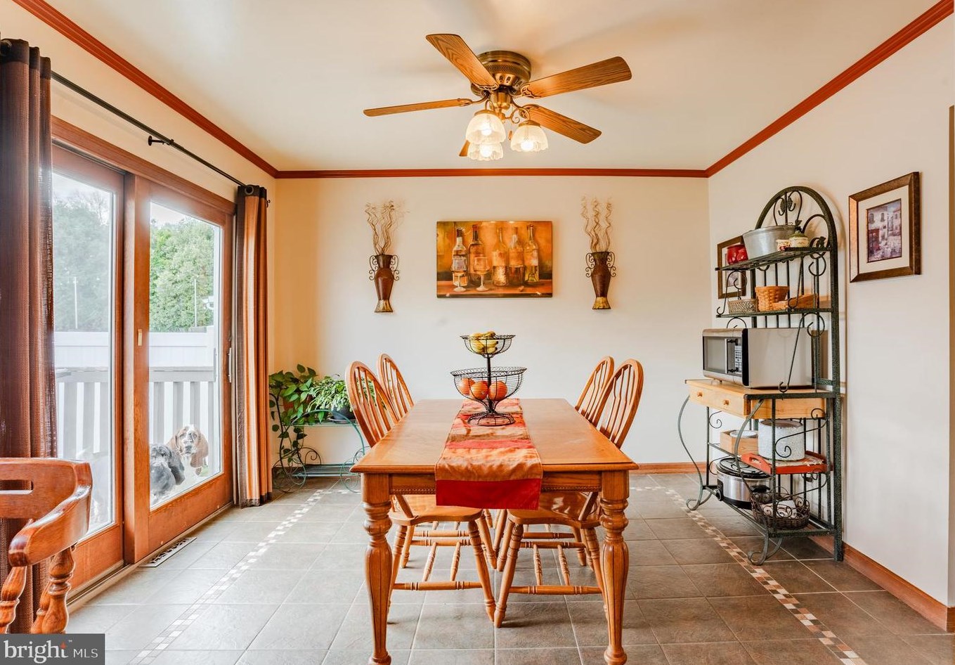 1233 Lynda Ln, Warminster PA  18974-1948 exterior