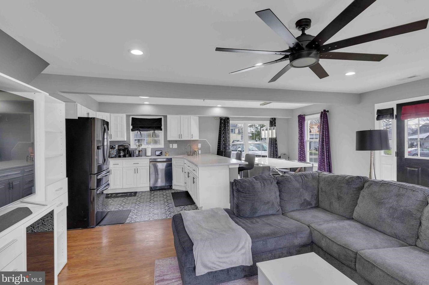 9 Rambler Ln, Levittown PA 19055-1401 exterior