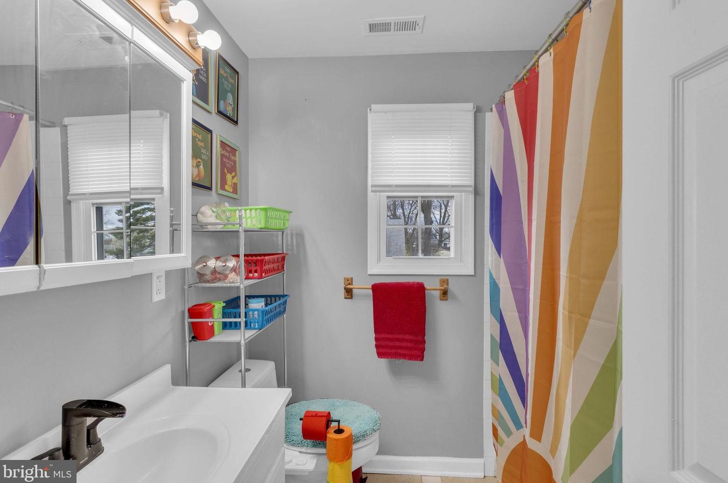 9 Rambler Ln, Levittown PA 19055-1401 exterior