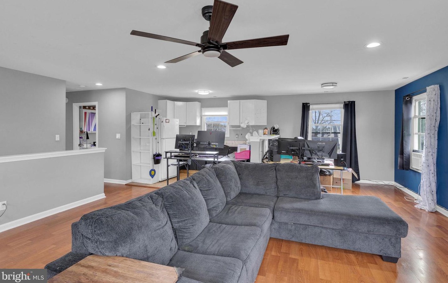 9 Rambler Ln, Levittown PA 19055-1401 exterior