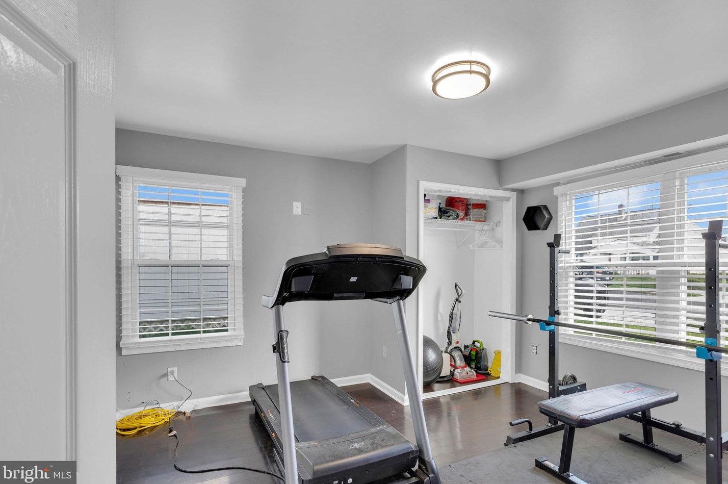 9 Rambler Ln, Levittown PA 19055-1401 exterior