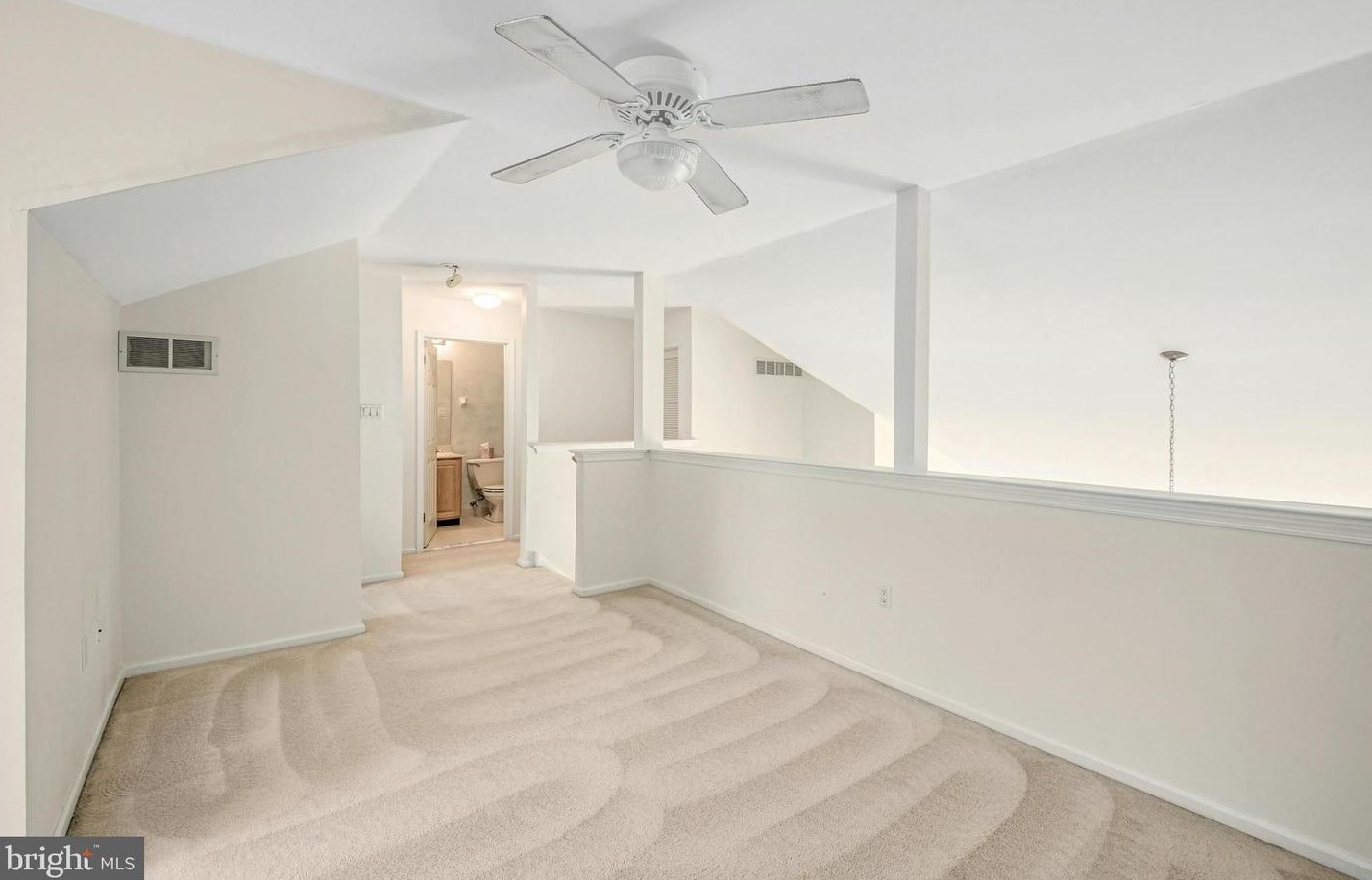 172 Progress Dr, Gardenville PA  18901-2562 exterior