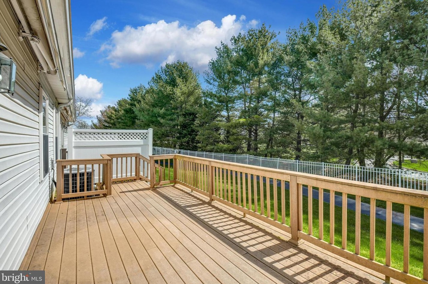 172 Progress Dr, Gardenville PA  18901-2562 exterior