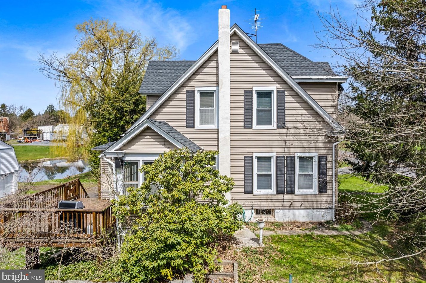 2860 Old Bethlehem Pike, Quakertown PA  18951-4025 exterior