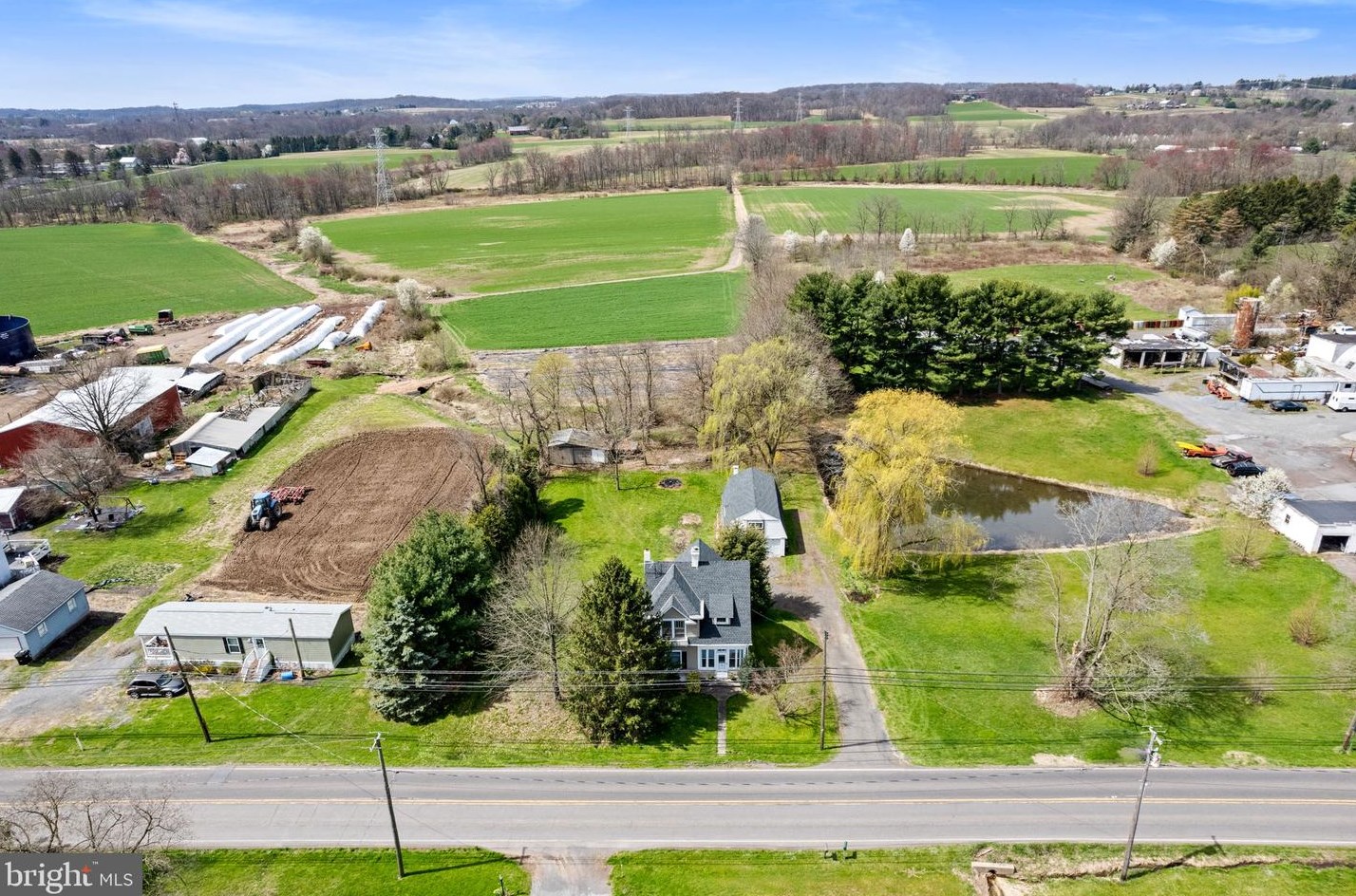 2860 Old Bethlehem Pike, Quakertown PA  18951-4025 exterior