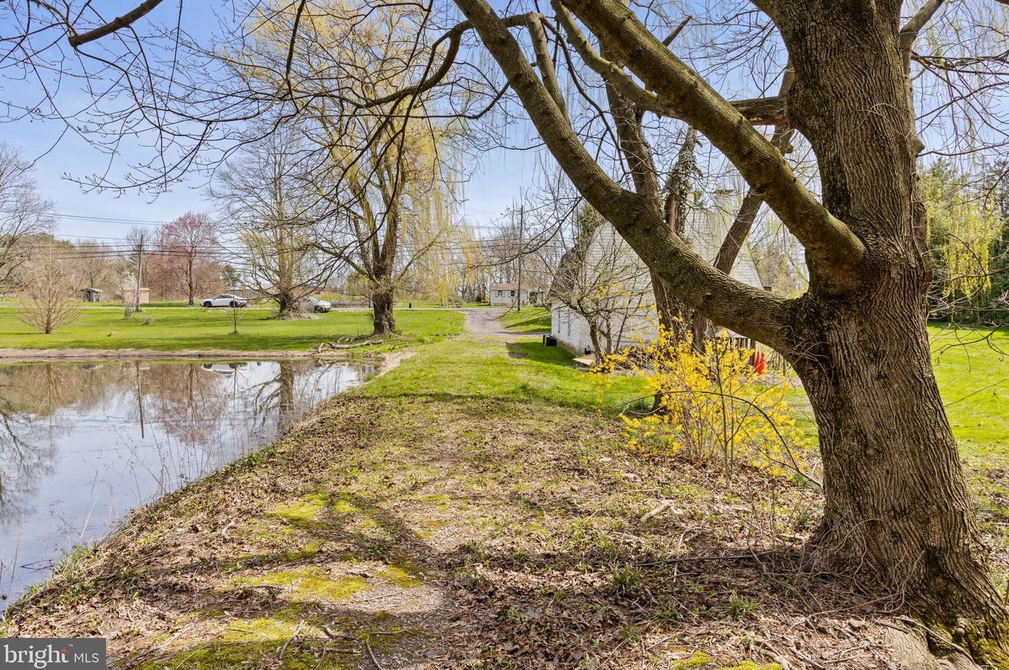 2860 Old Bethlehem Pike, Quakertown PA  18951-4025 exterior