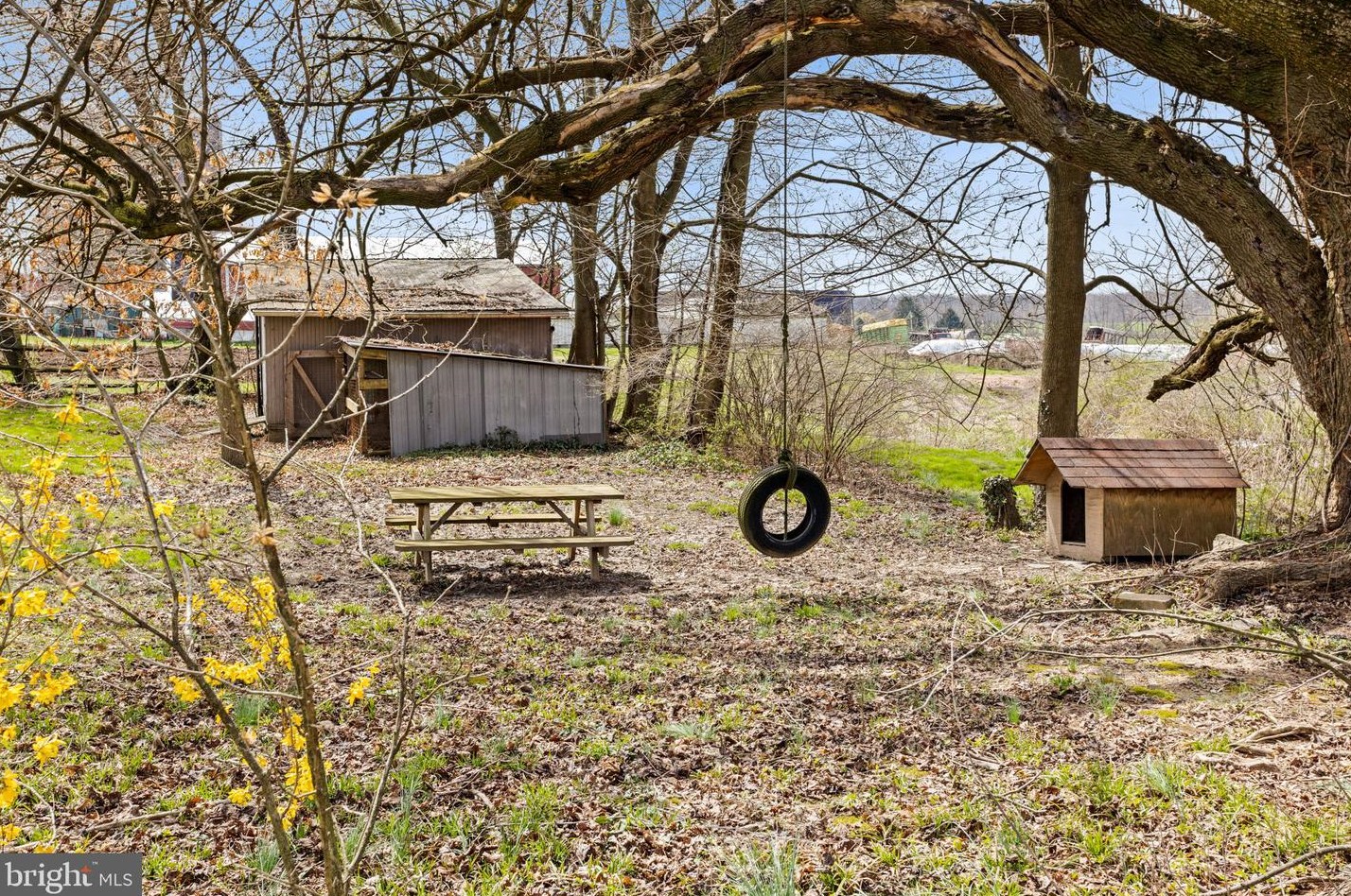 2860 Old Bethlehem Pike, Quakertown PA  18951-4025 exterior