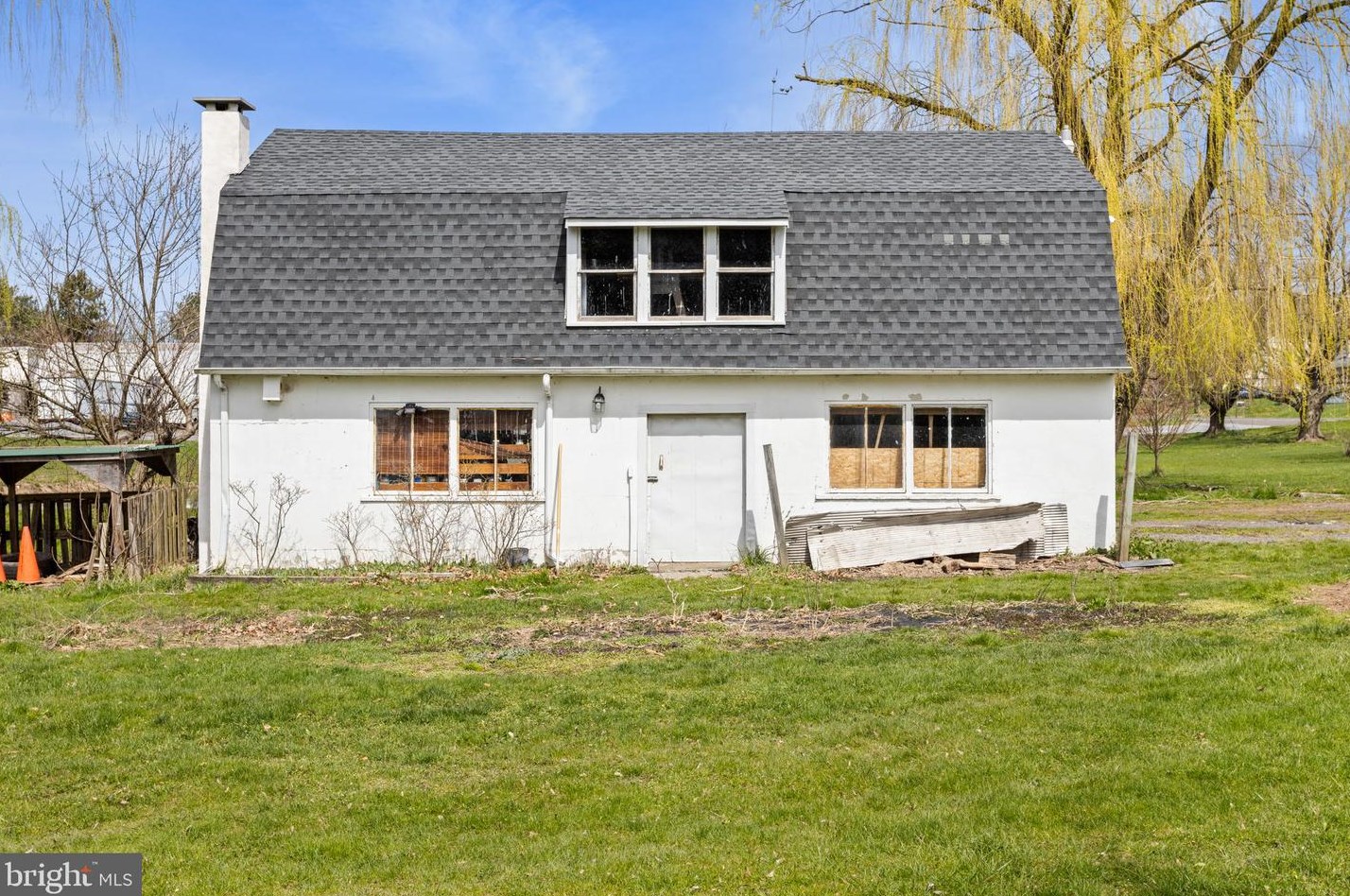 2860 Old Bethlehem Pike, Quakertown PA  18951-4025 exterior