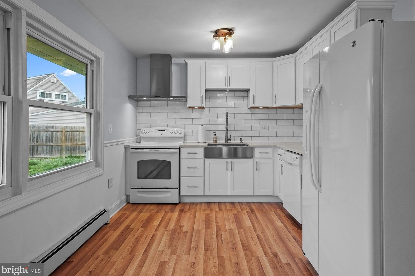 85 Quaker Hill Rd, Levittown PA  19057-1901 exterior