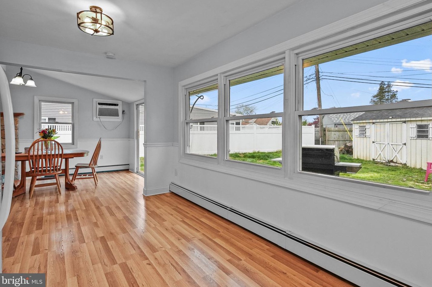 85 Quaker Hill Rd, Levittown PA  19057-1901 exterior