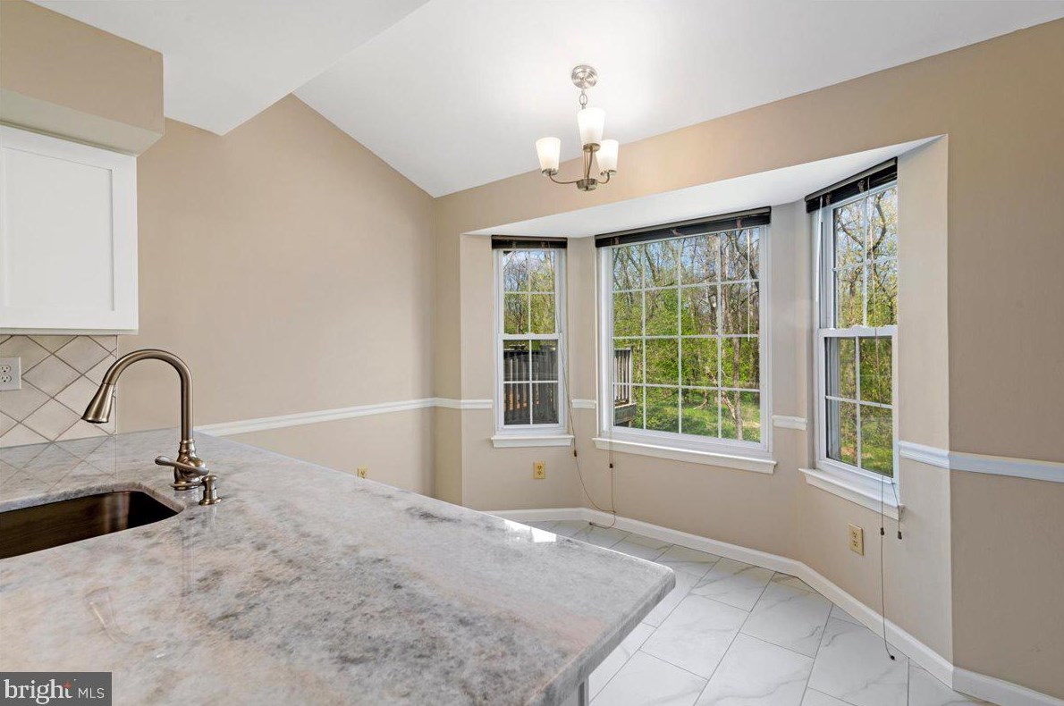 31 Cottonwood Dr, Southampton PA  18966-2831 exterior