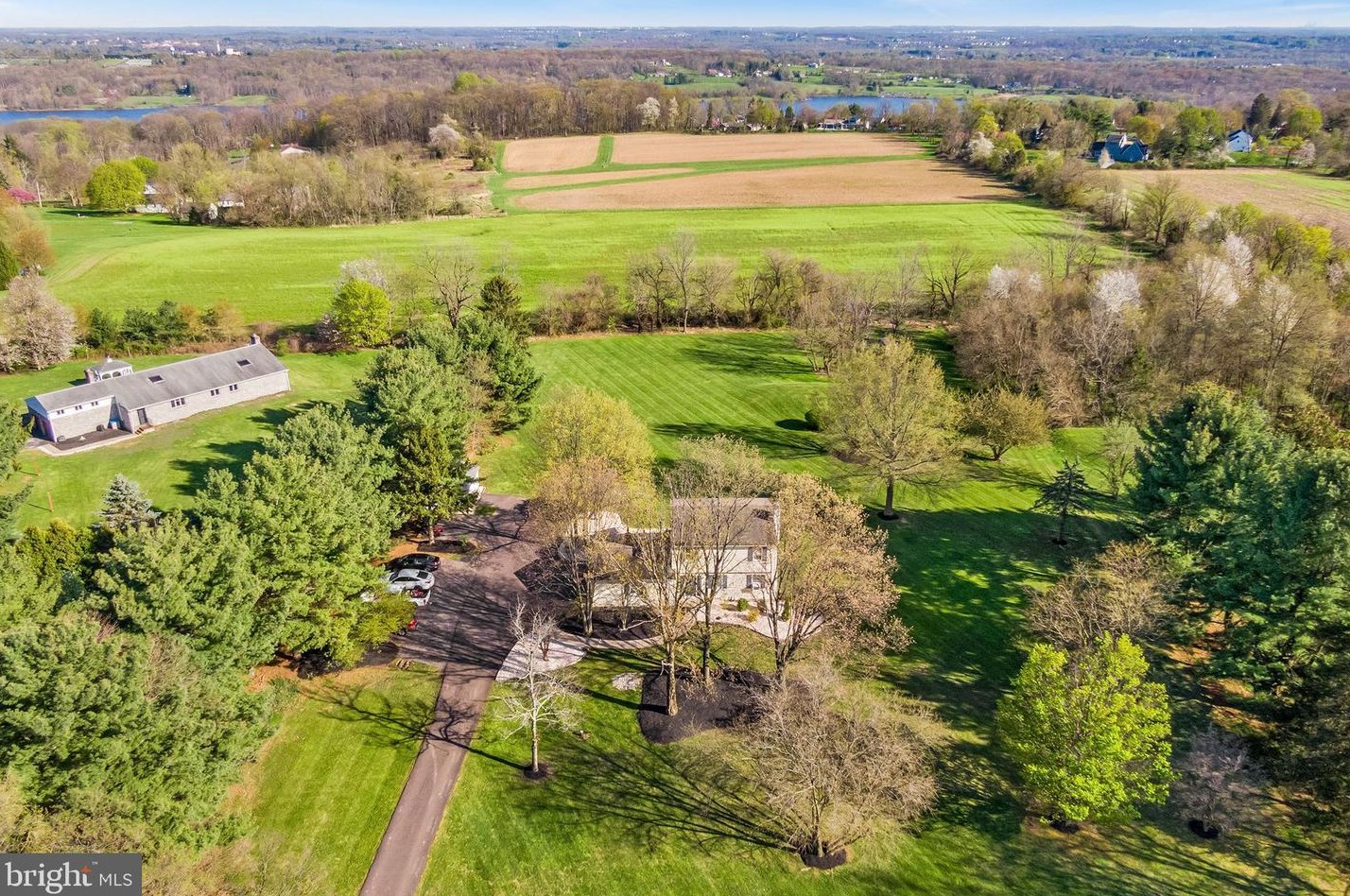 911 Upper Stump Rd, Chalfont PA  18914-1613 exterior