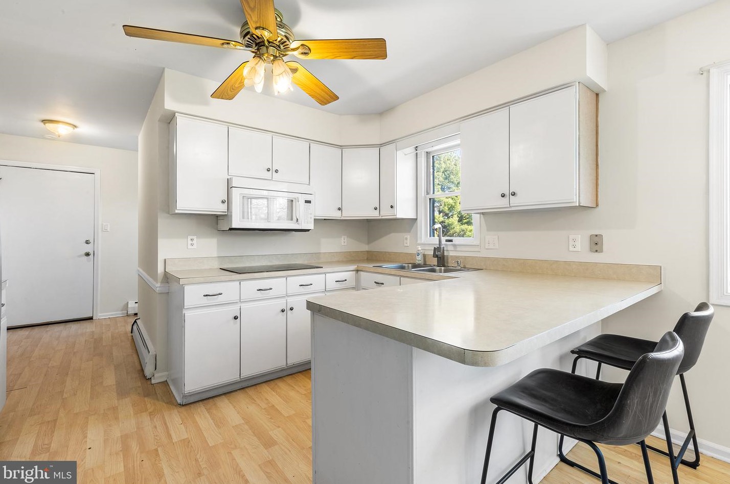 911 Upper Stump Rd, Chalfont PA  18914-1613 exterior