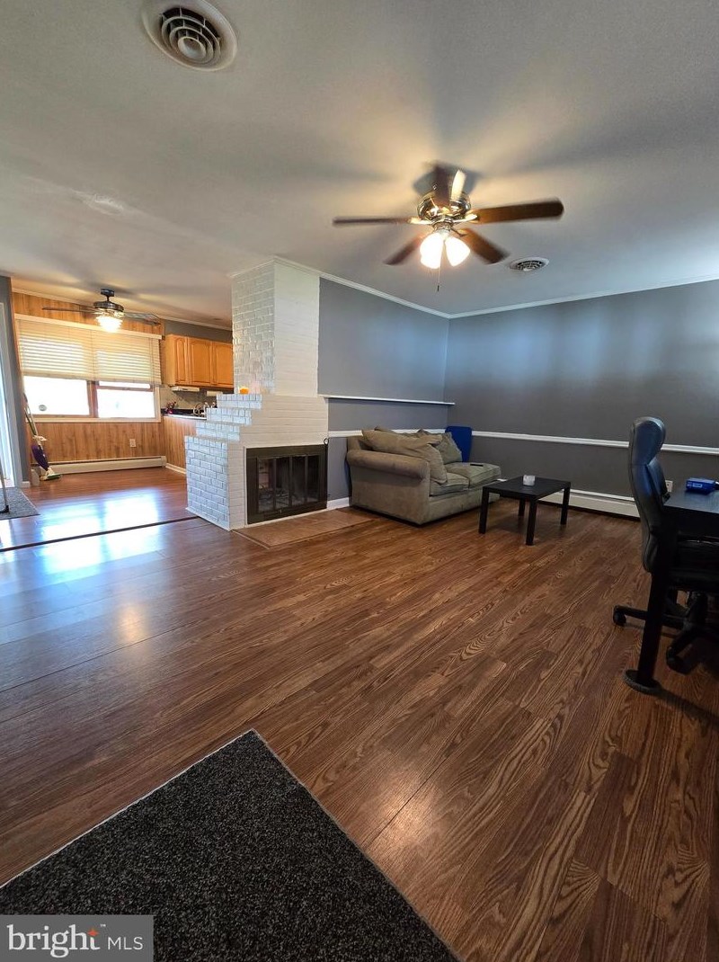 5 Copper Beech Ln, Levittown PA  19055-1629 exterior