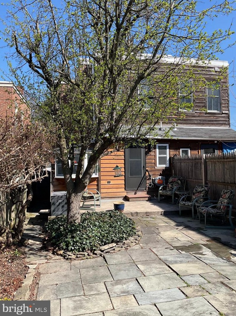 44 Sterling St, Upper Makefield PA  18940-1825 exterior