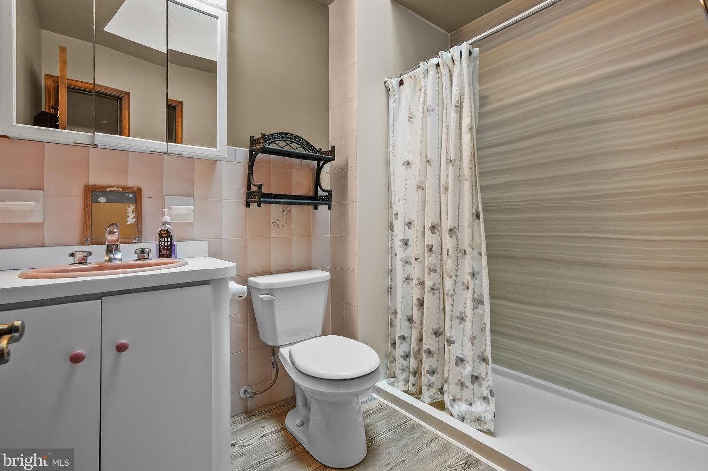 442 Norwood Ave, Upper Makefield PA 18940-2234 exterior