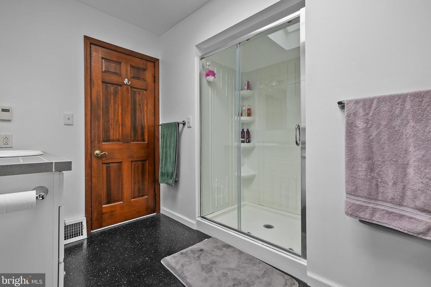 442 Norwood Ave, Upper Makefield PA 18940-2234 exterior