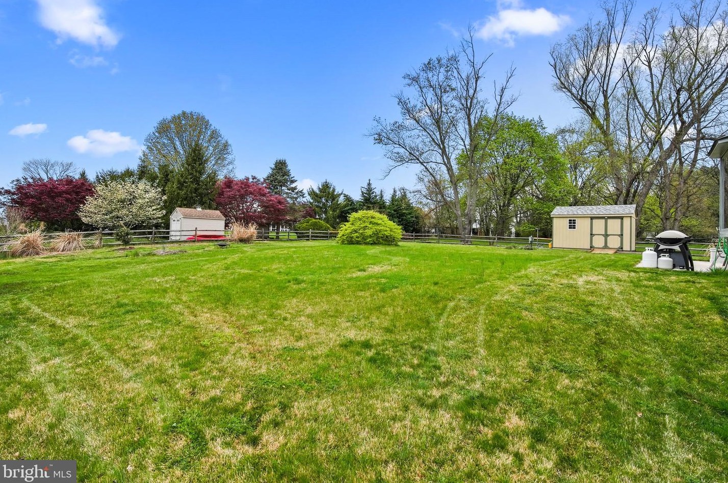 442 Norwood Ave, Upper Makefield PA 18940-2234 exterior