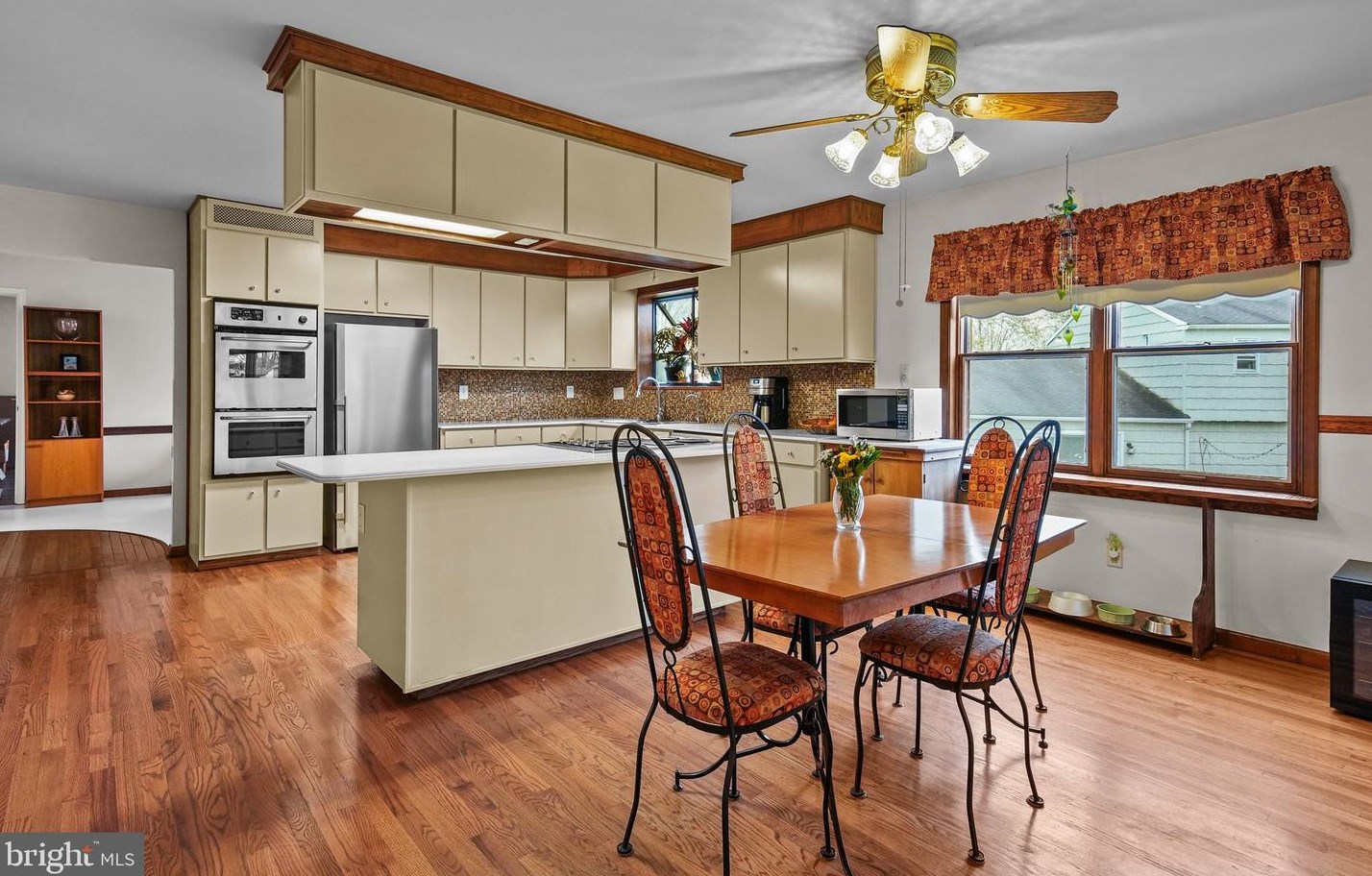 442 Norwood Ave, Upper Makefield PA 18940-2234 exterior