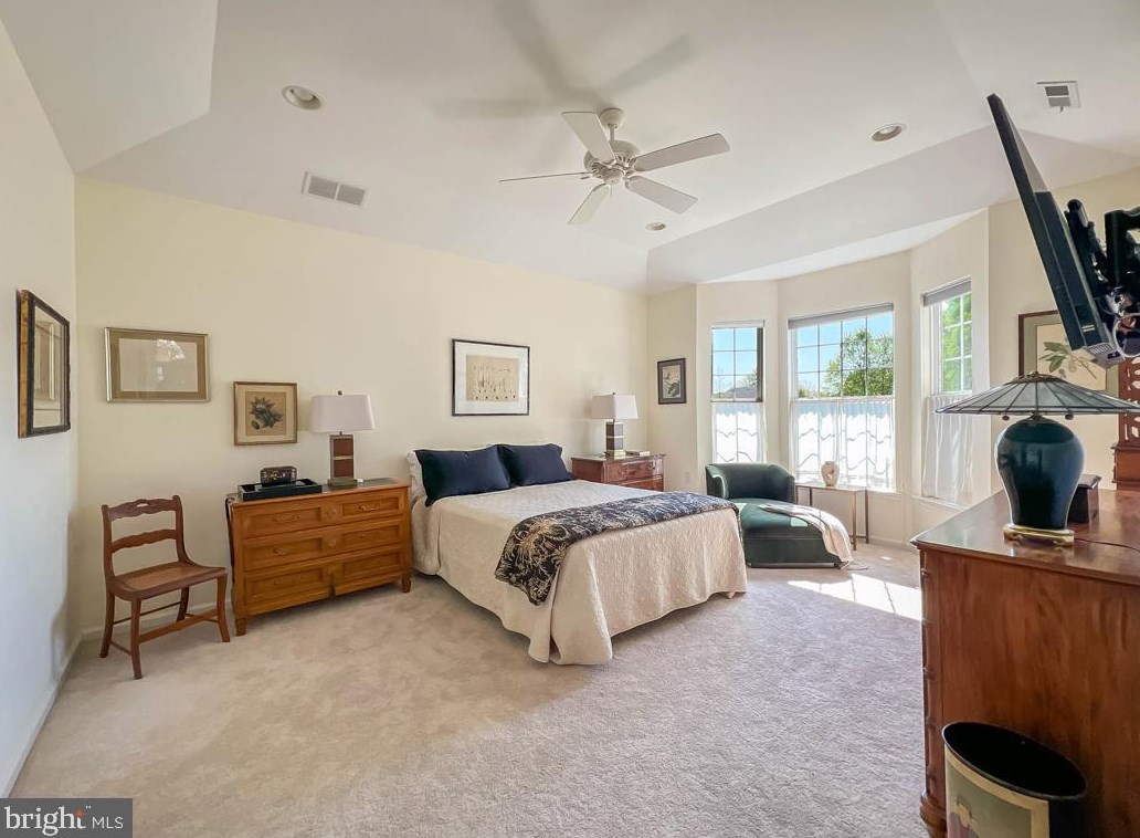 221 Willow Dr, Upper Makefield PA 18940-2458 exterior