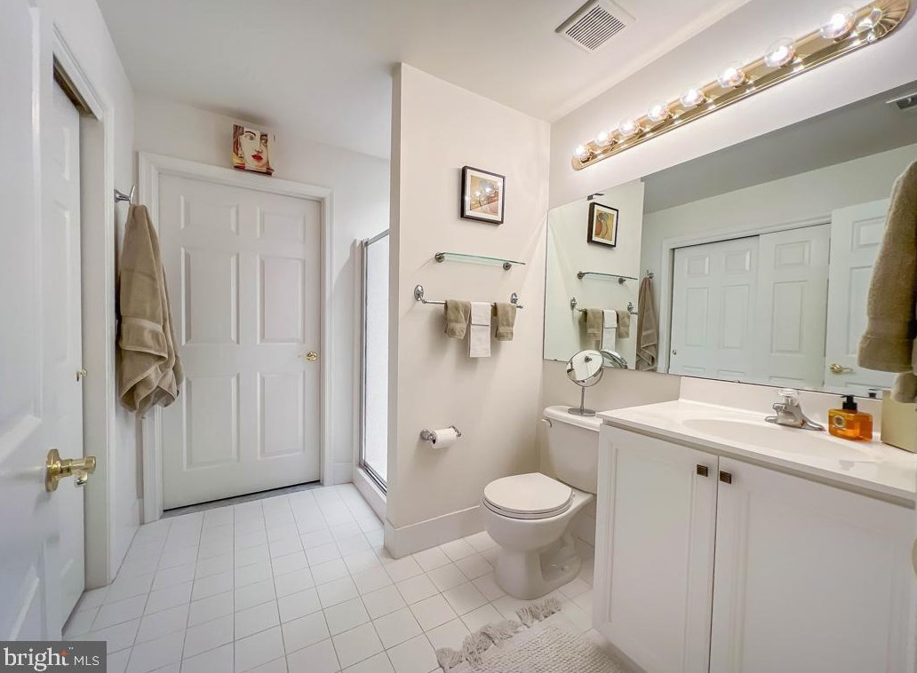 221 Willow Dr, Upper Makefield PA 18940-2458 exterior