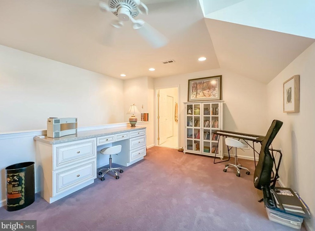 221 Willow Dr, Upper Makefield PA 18940-2458 exterior