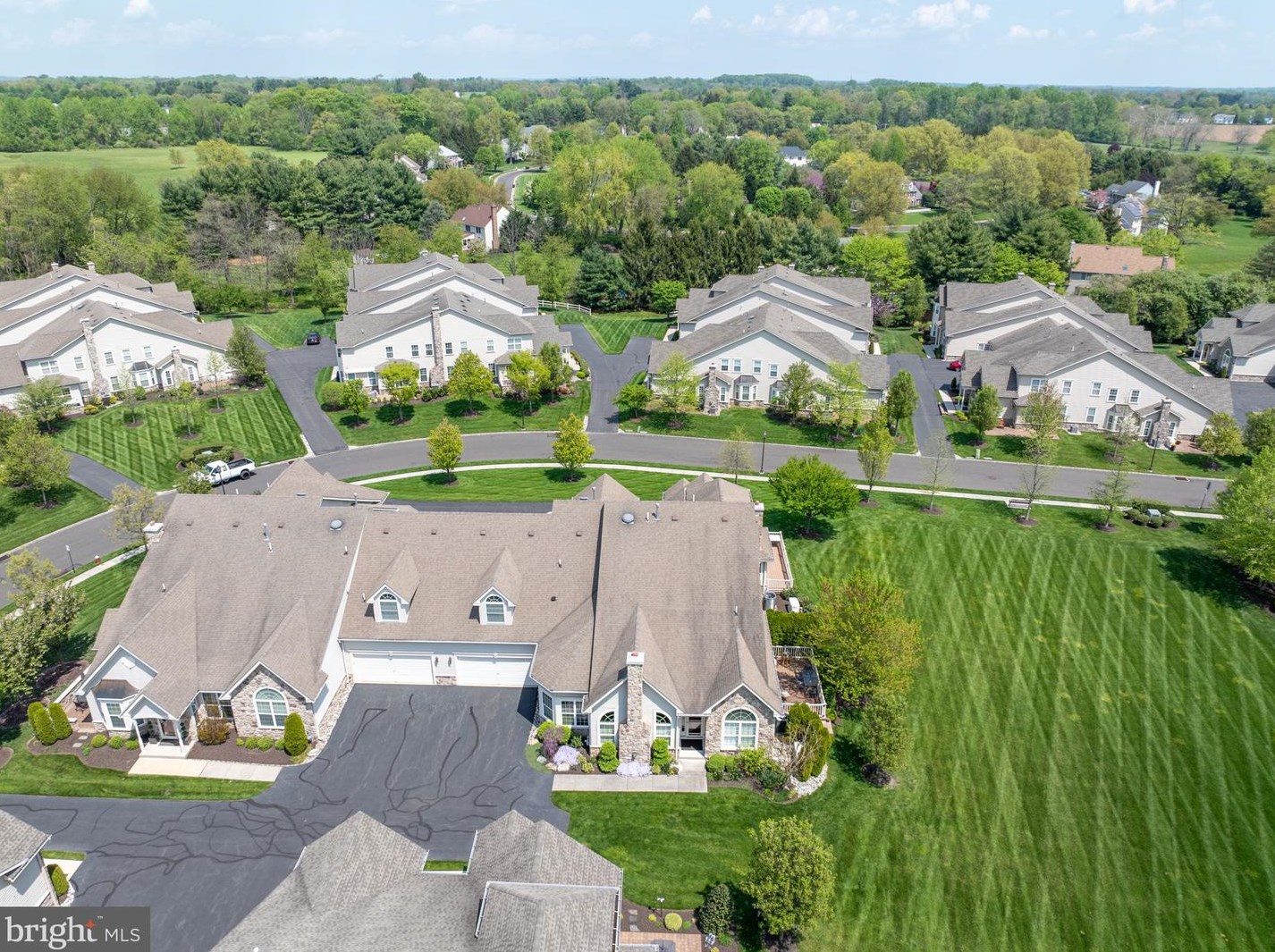 221 Willow Dr, Upper Makefield PA 18940-2458 exterior