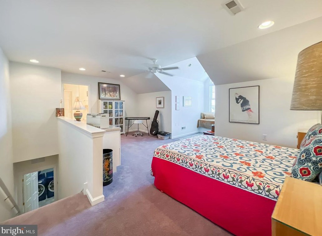 221 Willow Dr, Upper Makefield PA 18940-2458 exterior