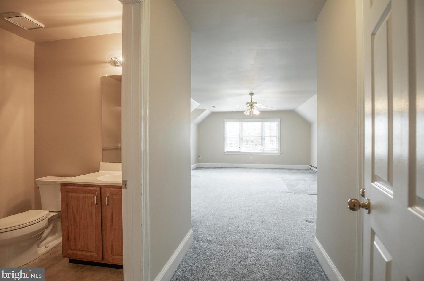 4 Bayshore Dr, Upper Makefield PA 18940-3805 exterior