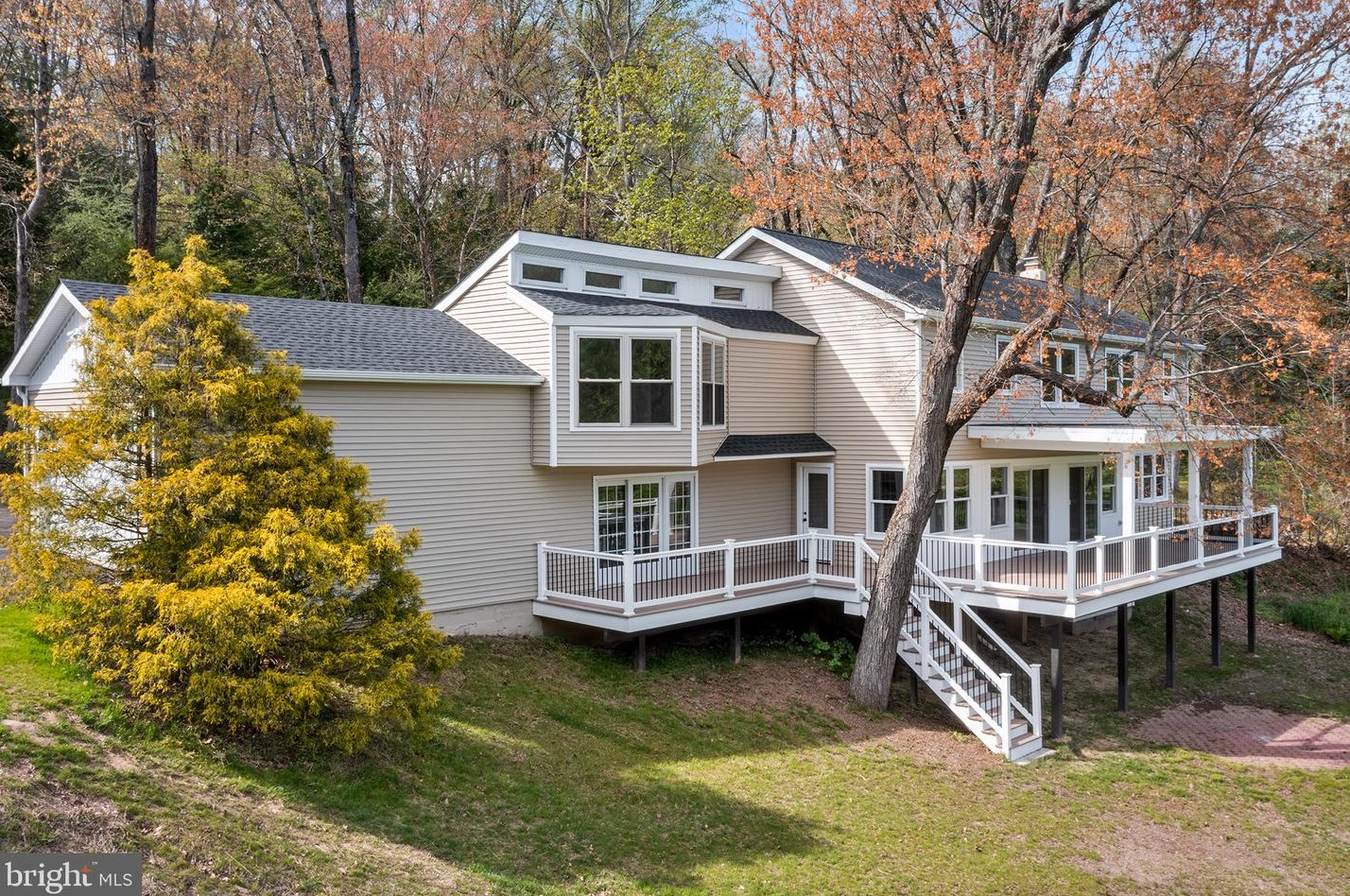 93 Tower Hill Rd, Gardenville, PA 18901