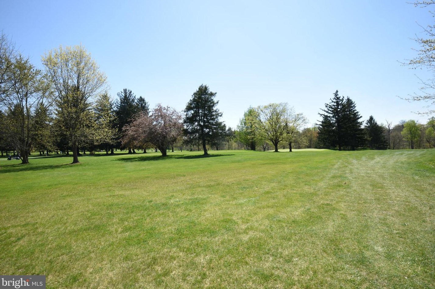 1861 Augusta Dr, Jamison PA 18929-1083 exterior