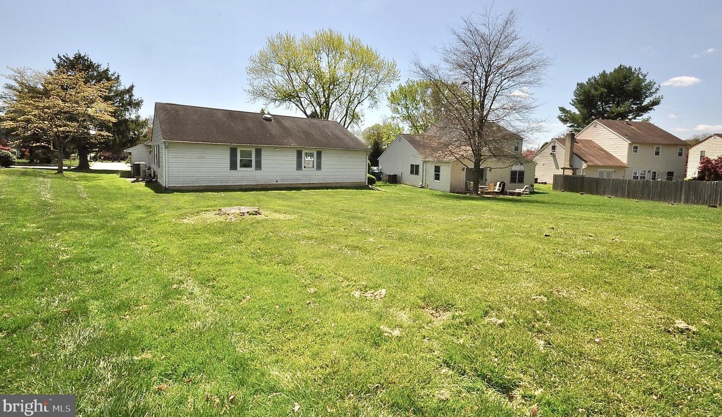 91 Lark Dr, Southampton PA  18966-1969 exterior