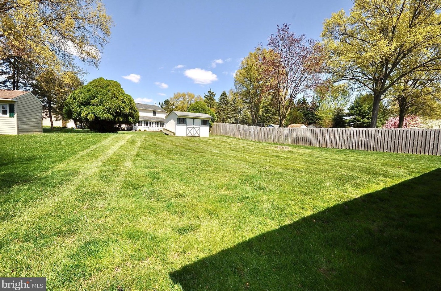 91 Lark Dr, Southampton PA  18966-1969 exterior