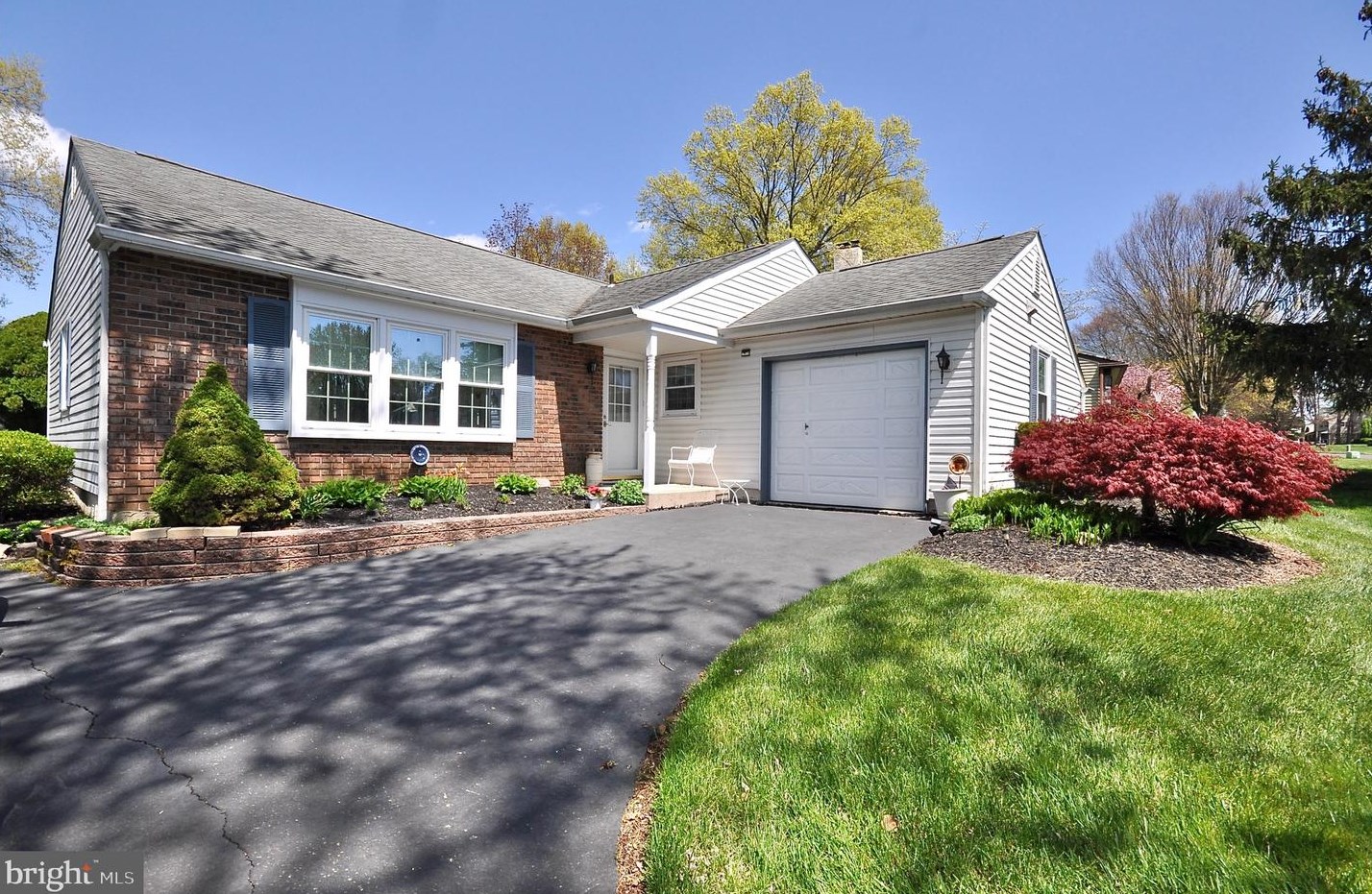 91 Lark Dr, Southampton PA  18966-1969 exterior