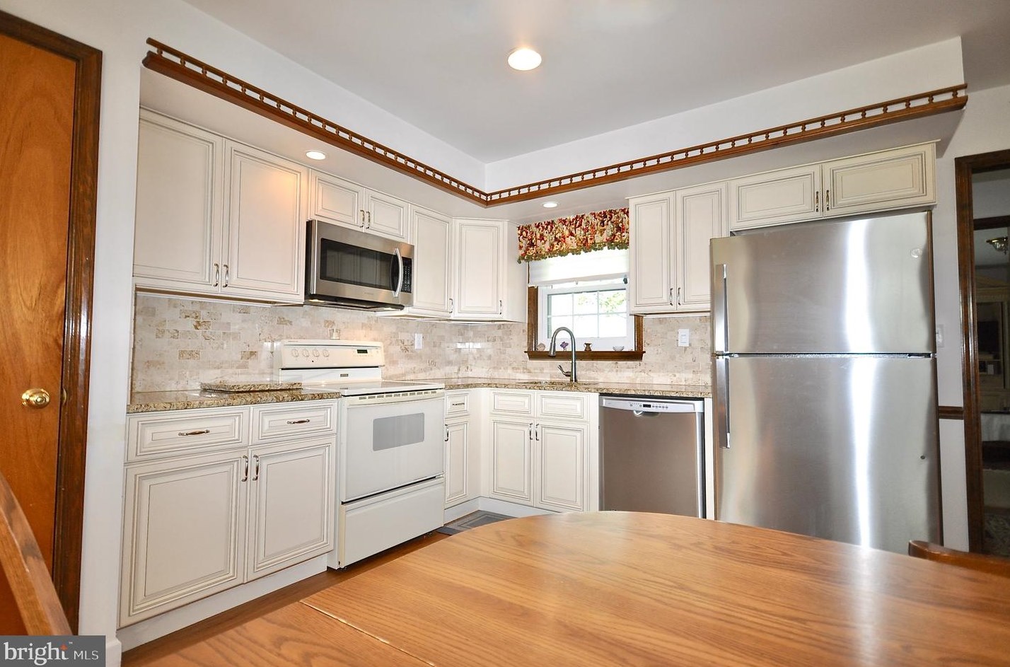 91 Lark Dr, Southampton PA  18966-1969 exterior