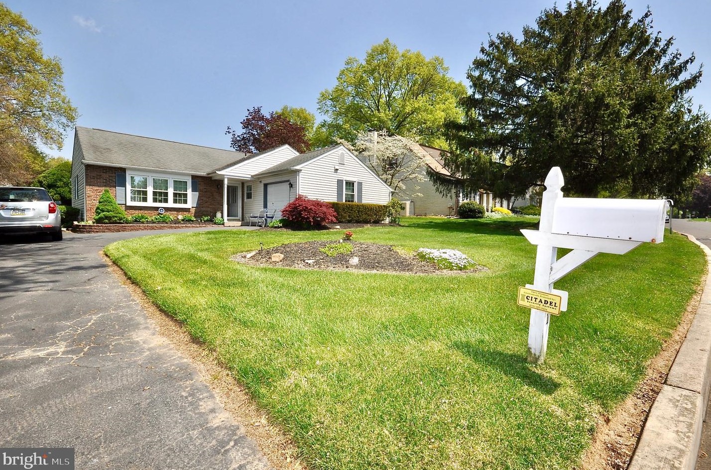 91 Lark Dr, Southampton PA  18966-1969 exterior
