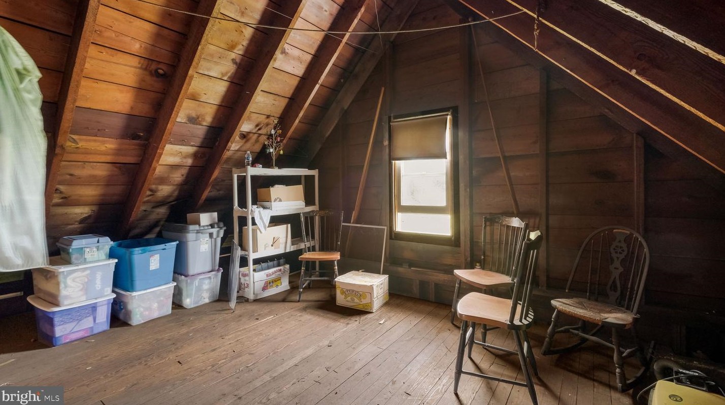 255 Yardley Ave, Levittown PA 19054-1119 exterior